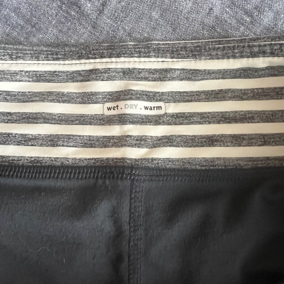 Lululemon Skort Size 8 - Picture 3 of 7